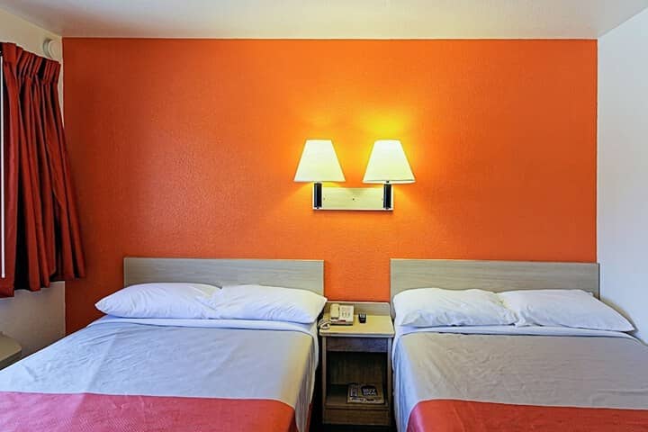 Room 18 of 25